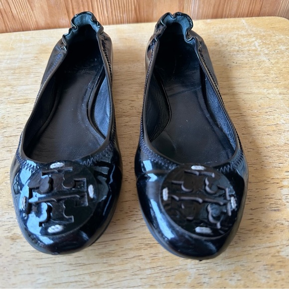 Tory Burch Reva Black Patent Leather Ballet Flat - Picture 2 of 9